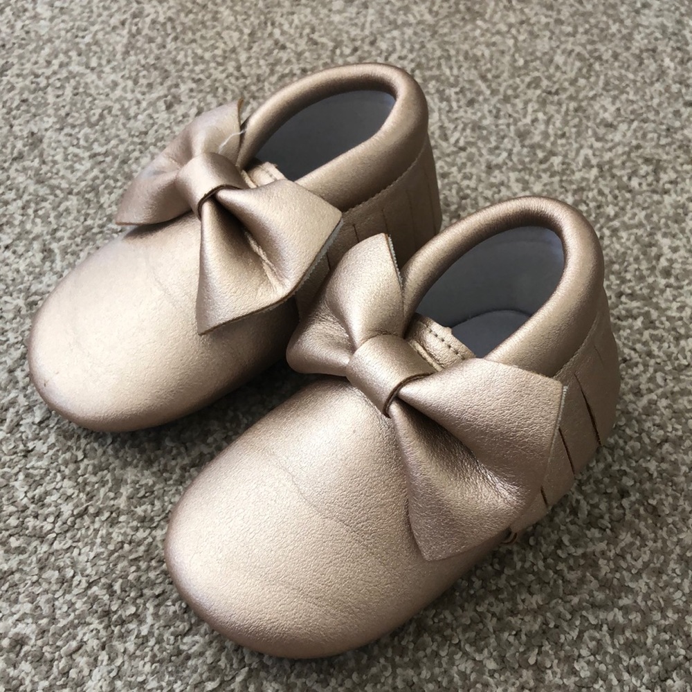 Like new gold moccasin